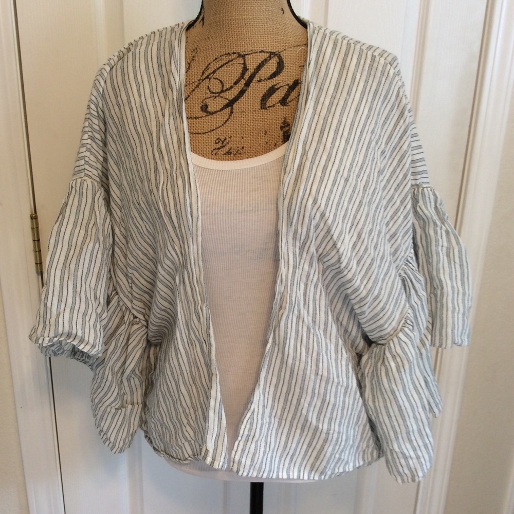 Universal Thread vertical striped flutter sleeve … - image 2